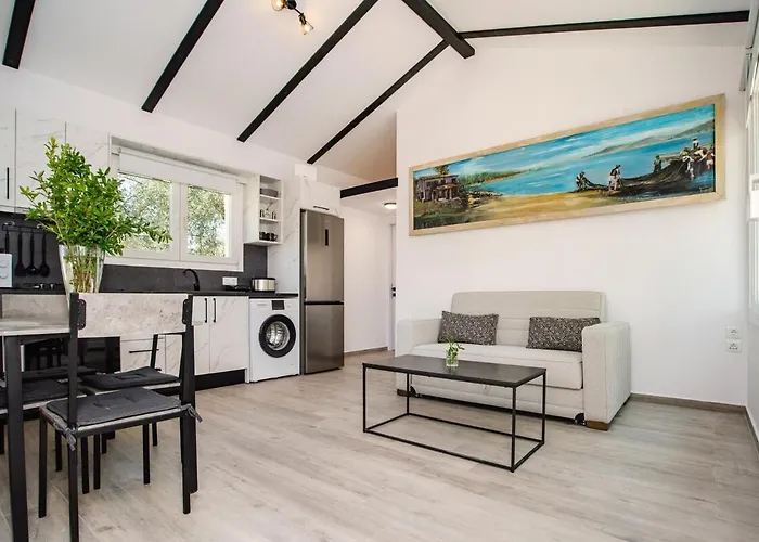 Spiti Milioris * Λευκίμμη