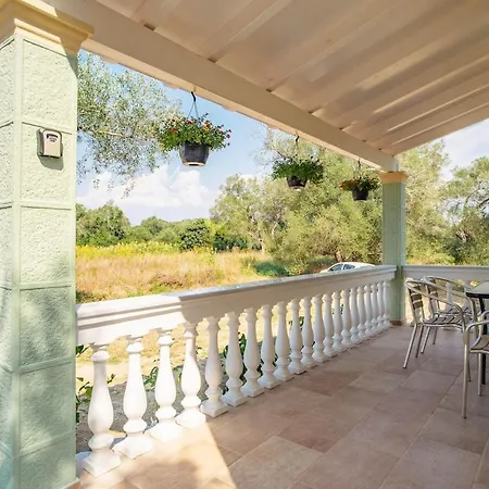 Spiti Milioris Lefkimi